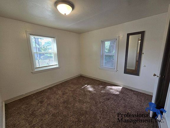 5th image of 608 Parkhill Dr