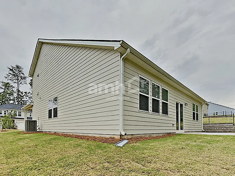 154 Lindridge Dr — Photo 22