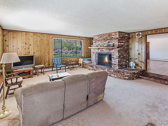 5th image of 2950 White Pine Dr