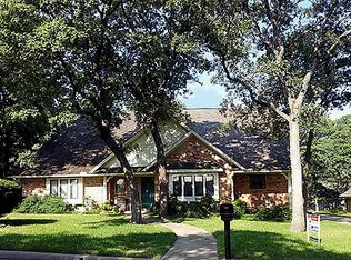 816 Firewheel Trl, Fort Worth, TX 76112