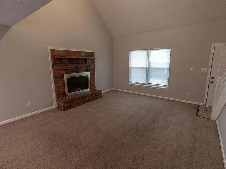 3602 Hermitage Rd — Photo 3
