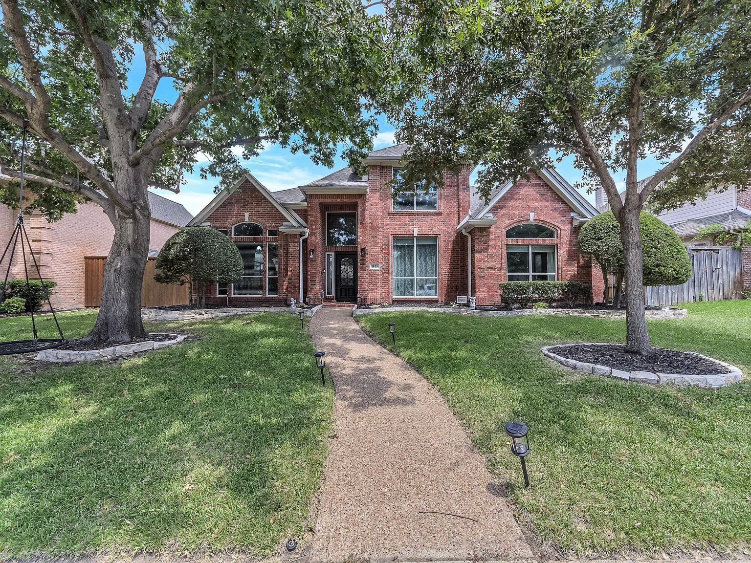 5 bed, 3416 sqft, $4,900 — Photo 2