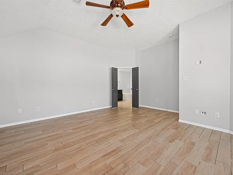 10542 Parkside Dr — Photo 28