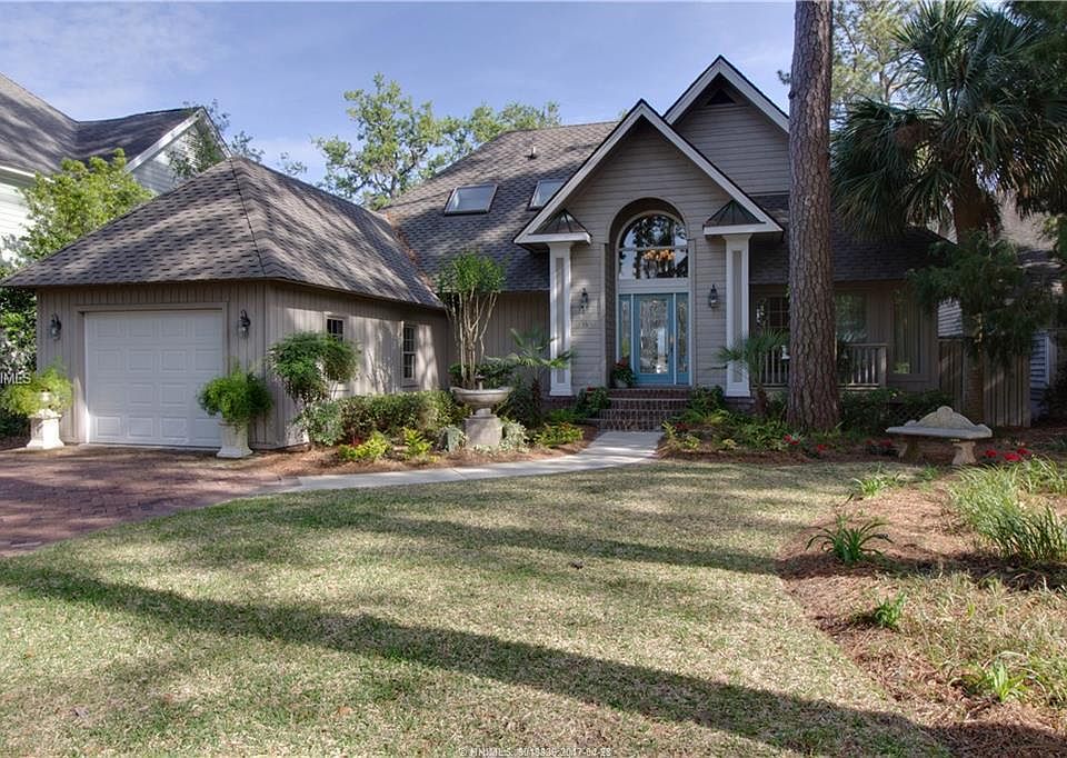 1st image of 15 Indian Hill Ln