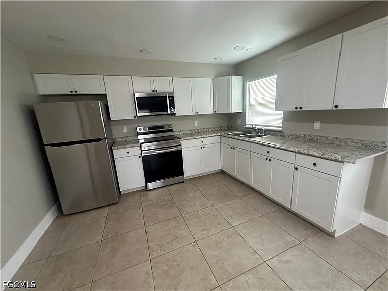 16920 Carmen Ave — Photo 4
