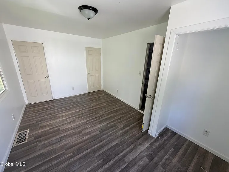 9 O'Connell St — Photo 5