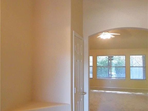 3rd image of 2823 Rosewood Blvd