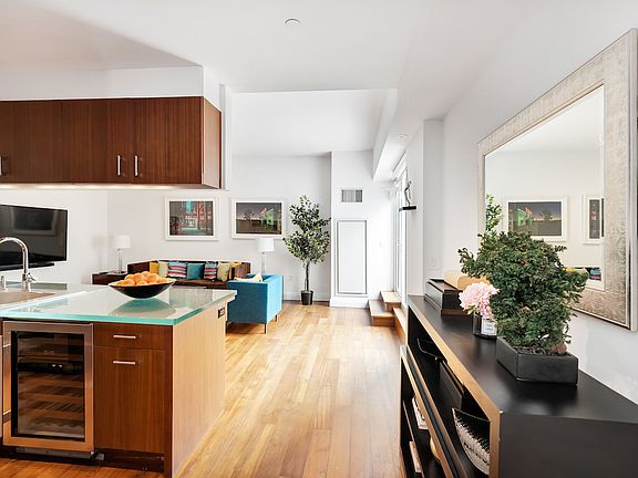 5th image of 33 W 56th St #Penthouse D