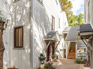 2253 Hunters Run Dr, Reston, VA 20191