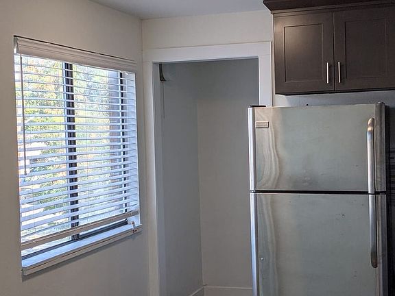 5th image of 12050 31st Ave NE #6