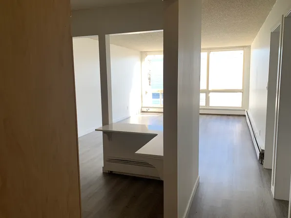 8506 38a Ave NW, Edmonton, AB T6K 3E5