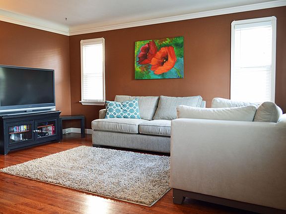 2nd image of 6214 Hampstead Ave