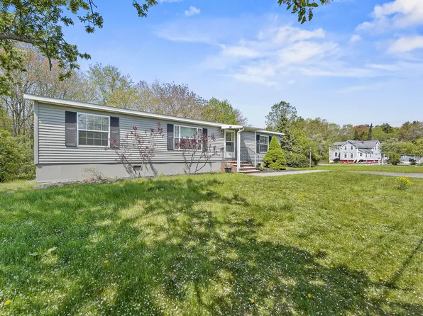 71 Causeway Street, Seabrook, NH 03874