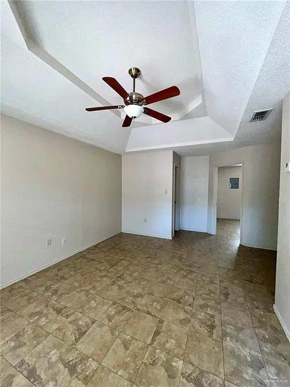 1 bed, 1.0 bath, 700 sqft, $700 — Photo 3