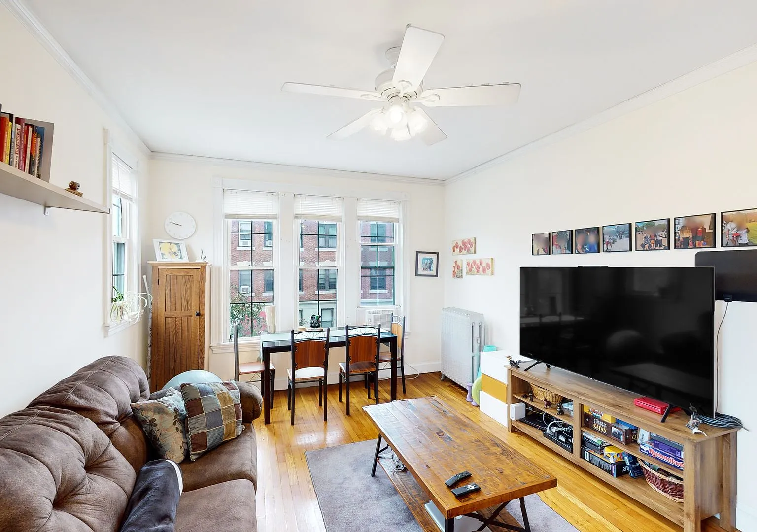 Great location; Gorgeous, Sunny 1-bed Available for 9/1! — Photo 1