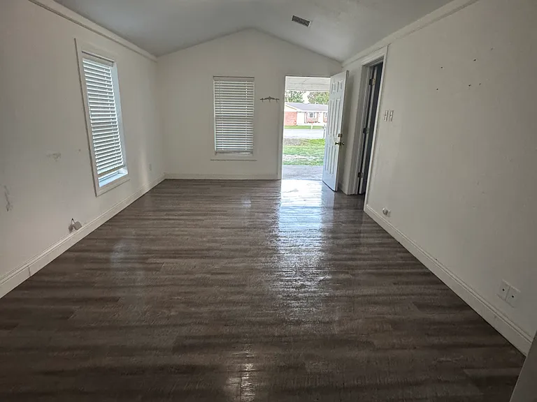 217 Vine St — Photo 3