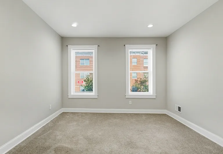2215 E Biddle St — Photo 10