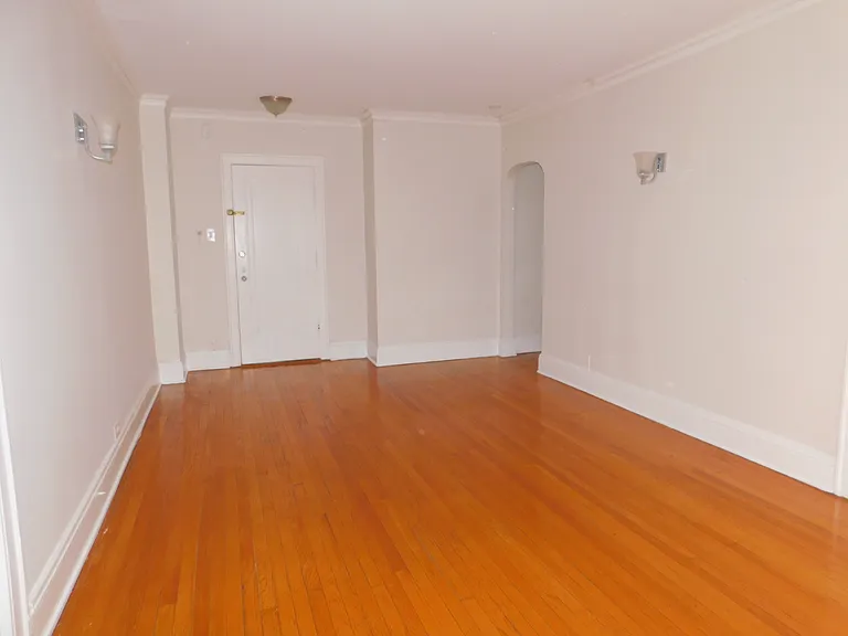 429 Linden Ave #J2 — Photo 2