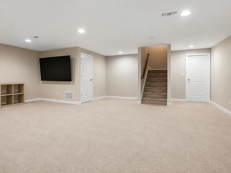 12 Eckert Dr — Photo 29