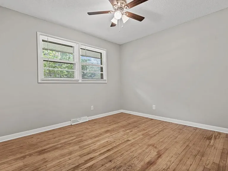 154 Forest Dr — Photo 10