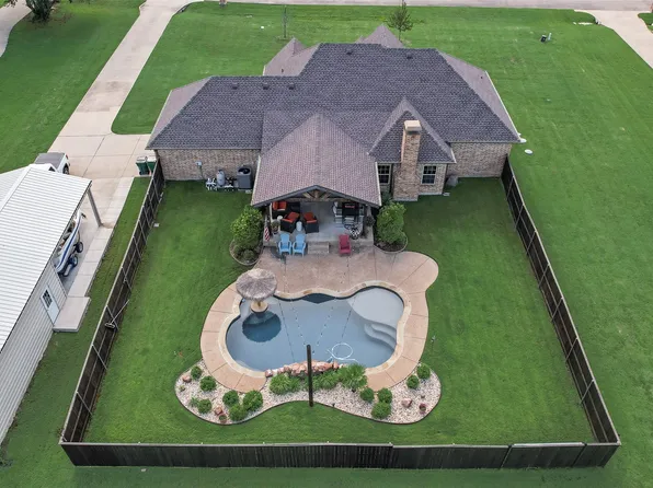 1132 Chartres, Kaufman, TX 75142