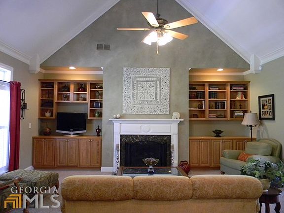 4th image of 50 Lake Park Dr