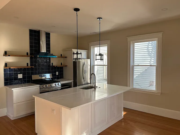 20 Taft St #2A — Photo 1