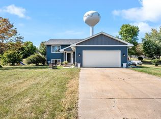 506 Lady Slipper Ave NE, New Prague, MN 56071