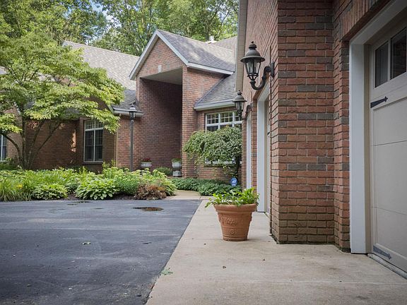5th image of 14024 Thompson Dr NE