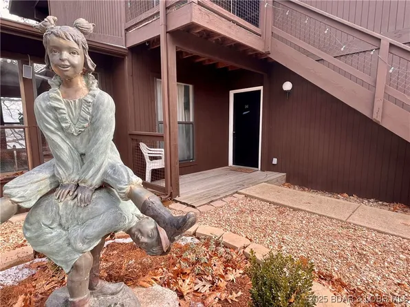 256 Lone Oak Point #16, Sunrise Beach, MO 65079