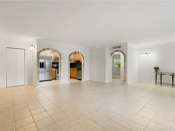 715 20th St APT 102, Vero Beach, FL 32960