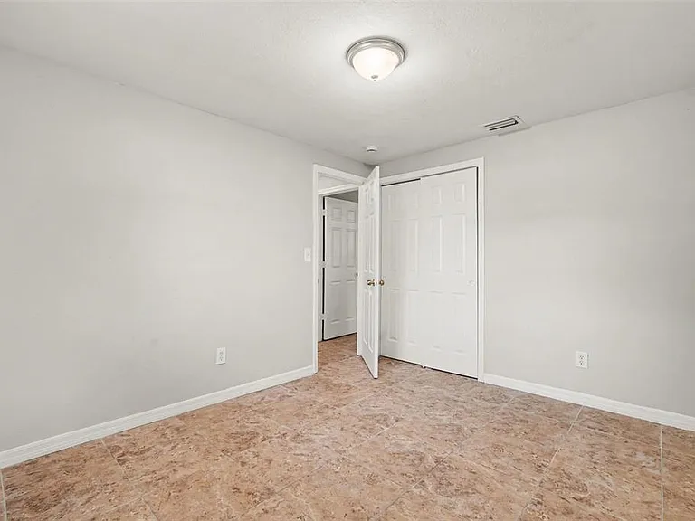 4923 S 82nd St — Photo 16