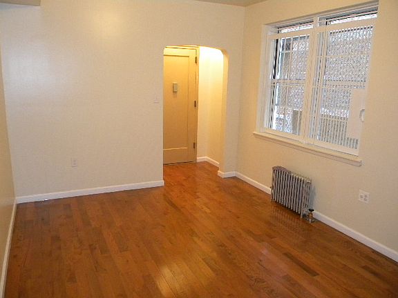 2nd image of 1131 Morris Ave APT 1B