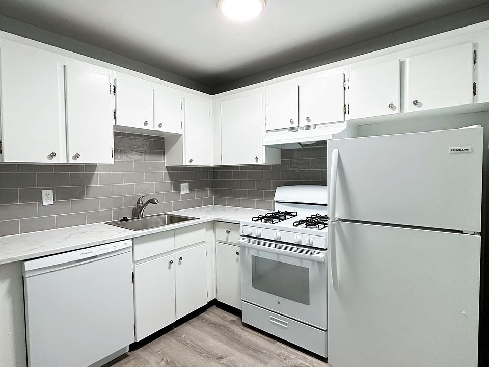 1st image of 220 Quincy Ave #5T