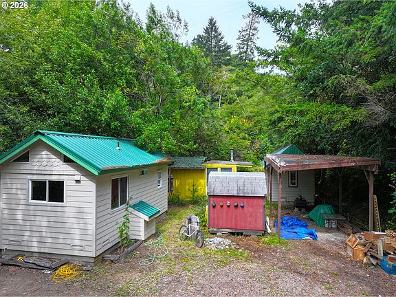 3rd image of 98179 Tuttle Ln