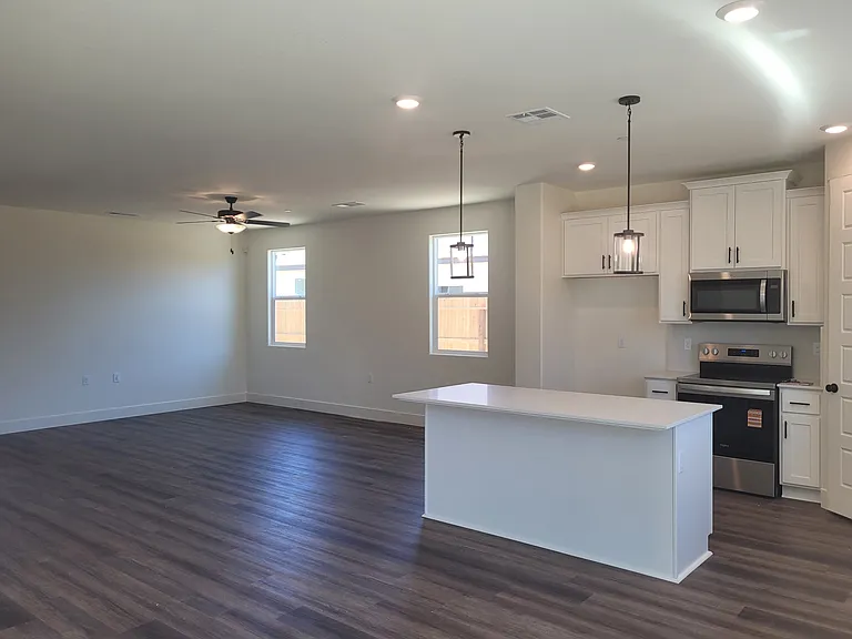 4784 Alexandra Ct — Photo 2