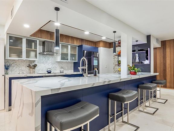 3rd image of 1410 Sheridan Street #7I