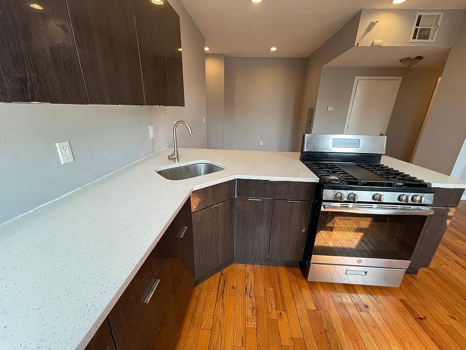 1st image of 875 18th Ave #406