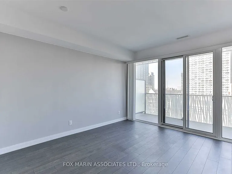 42 Charles St E #2108 — Photo 5