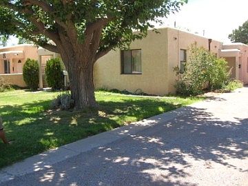 http://www.propertyboss.net/CustomerImages/AMMRE_1205/media/Properties/631%20Jefferson%20(BC)/zsmall_DSCN2743.JPG