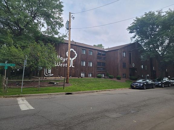 3rd image of 400 E Main St