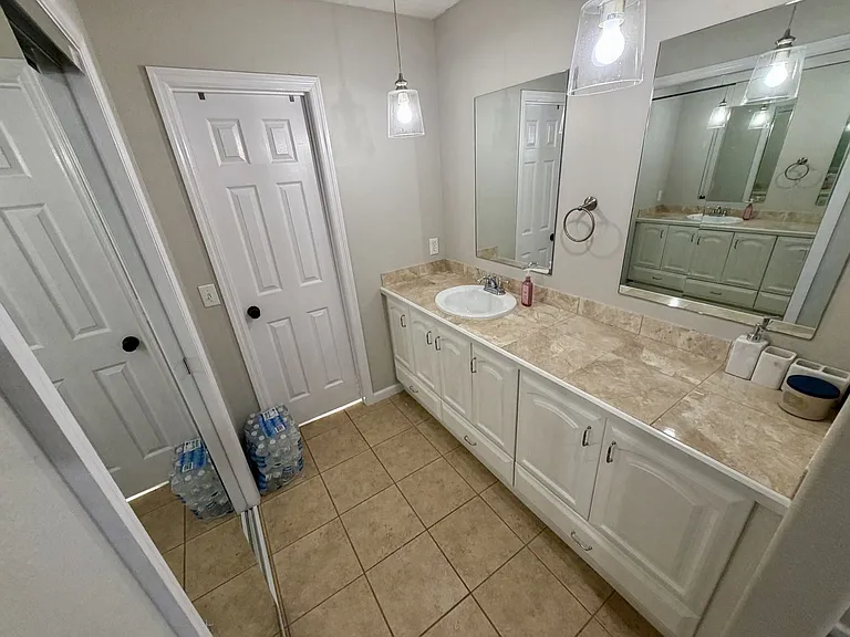 5424 Nicole Blvd — Photo 9
