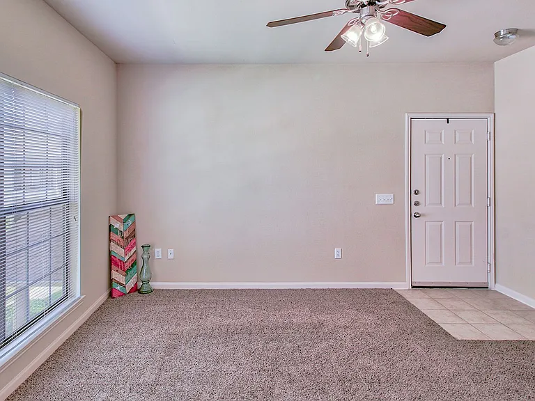 Vista Ridge Apartments — Photo 2