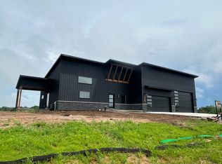 1810 Lost Trl, Suamico, WI 54313