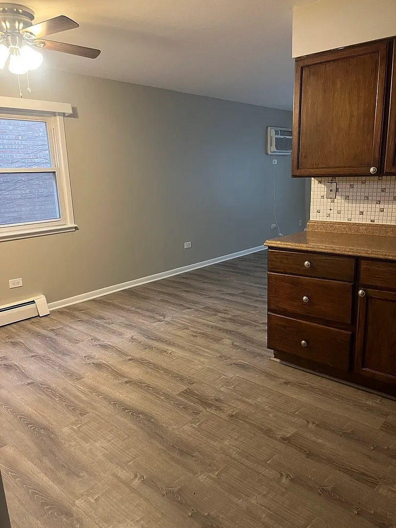 2 bed, 900 sqft, $1,625 — Photo 3