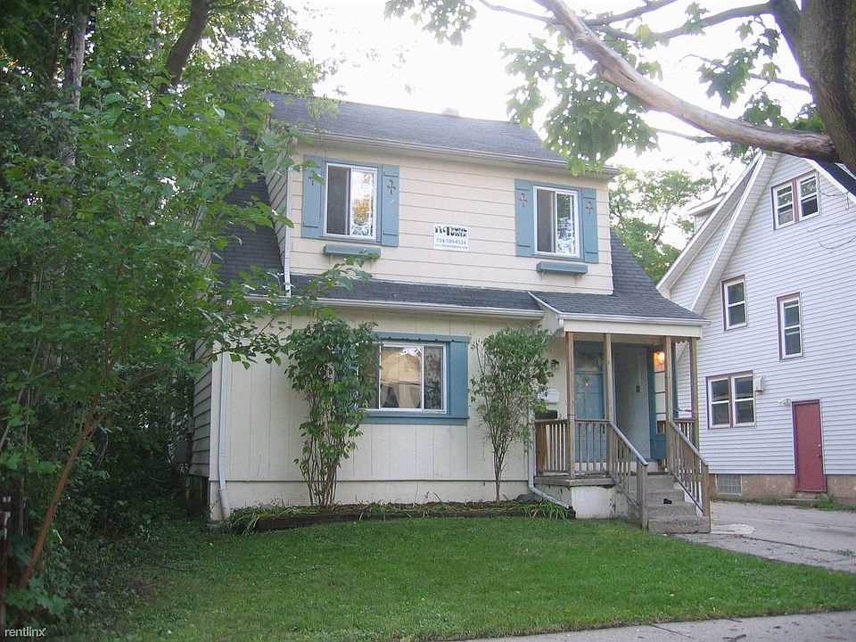 1236WhiteFrontHousei
