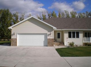 2337 Keystone Ct, Grand Forks, ND 58201