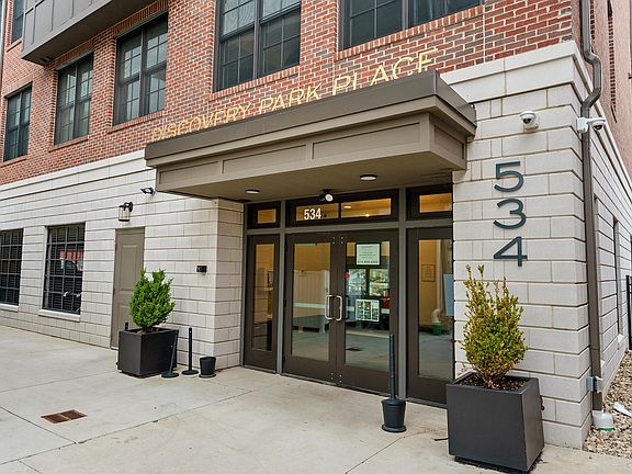 2nd image of 530 E Rich St #1B-1Ba-828Sqft