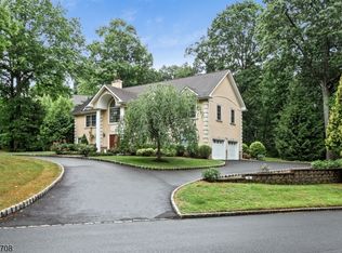 26 Green Hill Rd, Springfield, NJ 07081