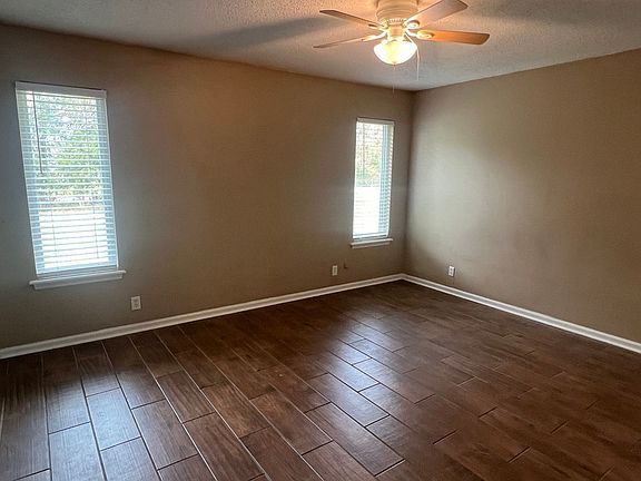 4th image of 412 Fairfield Ct